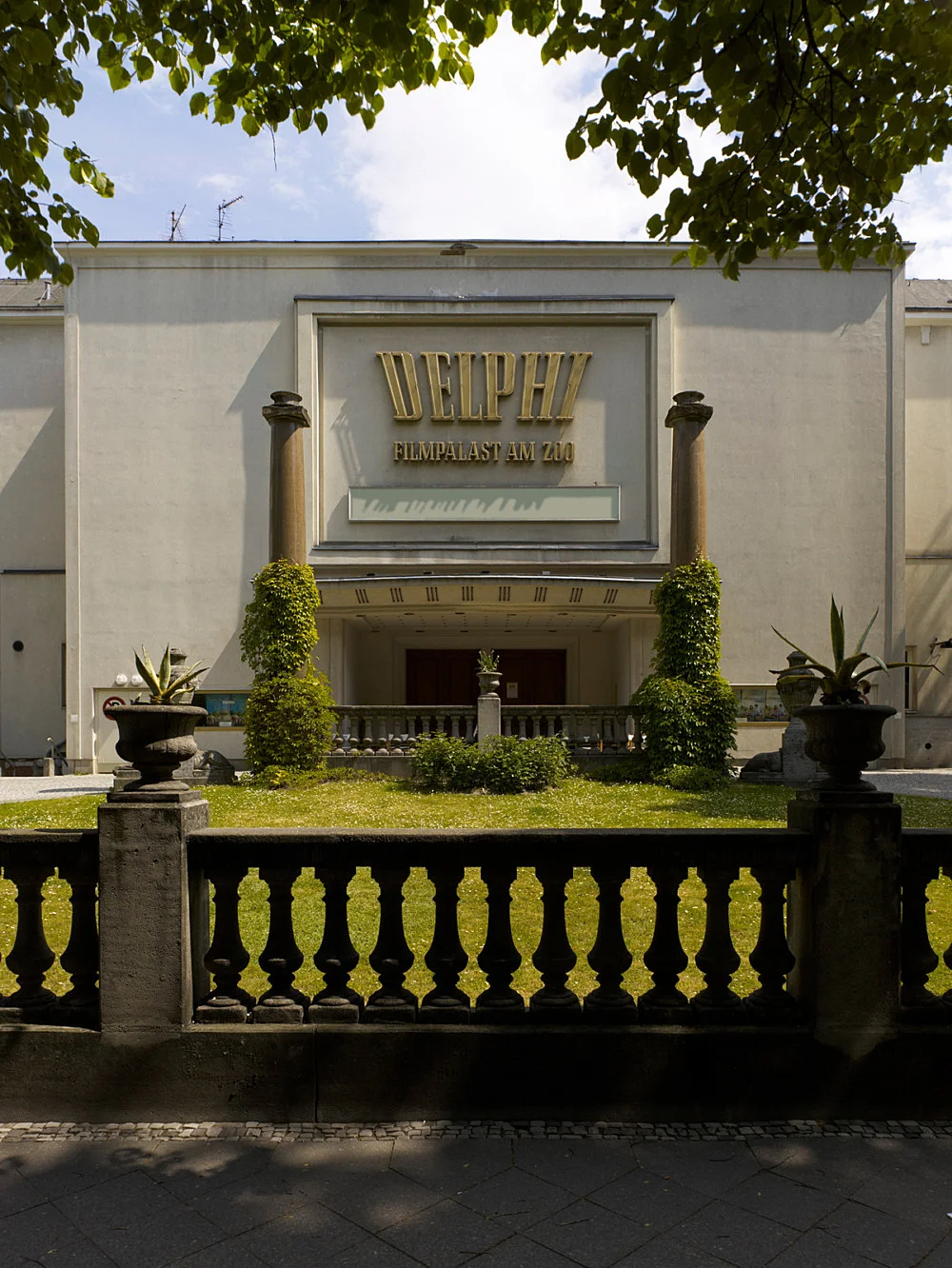 A Village by the Sea — Mathias Poledna — Exhibitions — Galerie Buchholz — Image 00