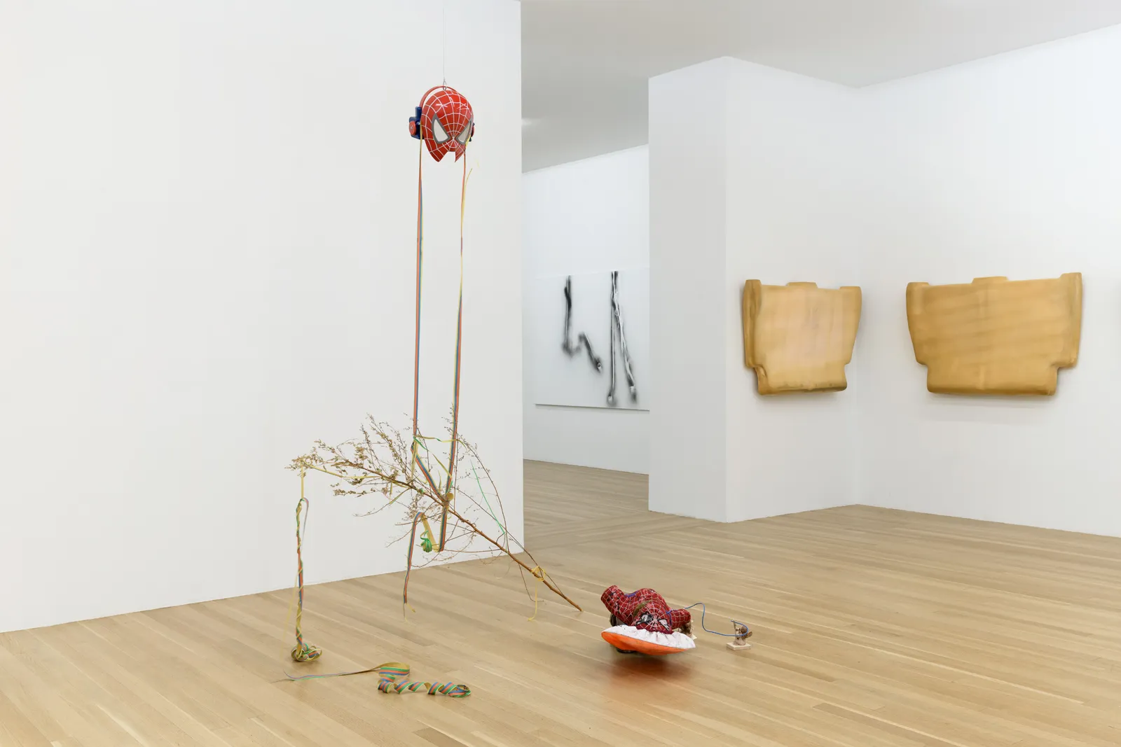 and a footnote on the idea of natural history in Jack Smith an exhibition organized with Juliane Rebentisch — Lutz Bacher, Isa Genzken, Anne Imhof, Michael Krebber, Henrik Olesen, Josephine Pryde — Exhibitions — Galerie Buchholz — Image 00