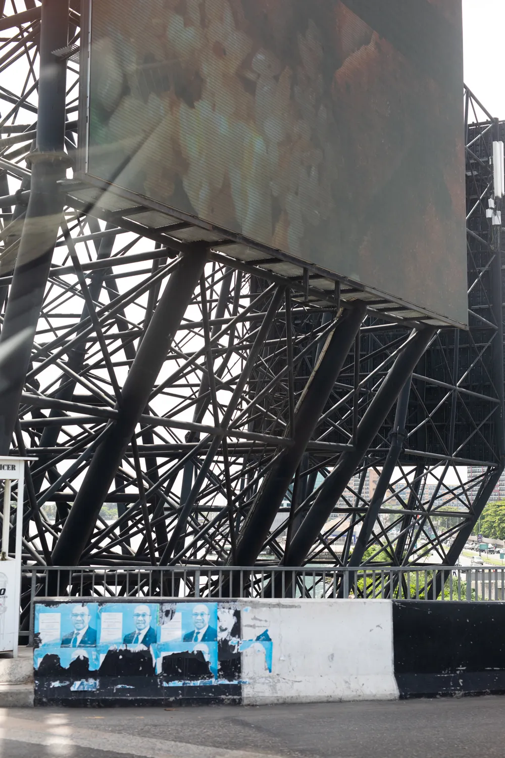 Summer Storm Rain Drops Freeze Frame — Wolfgang Tillmans — Exhibitions — Galerie Buchholz — Image 00