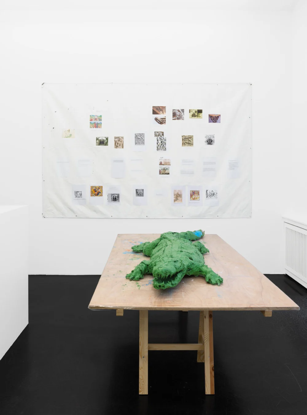 Food chain incl. prehistoric animals — Henrik Olesen — Exhibitions — Galerie Buchholz — Image 04